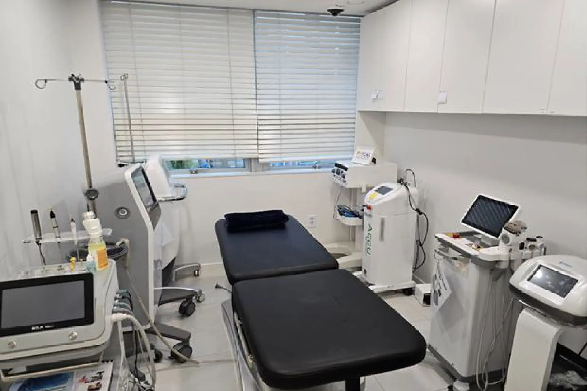 Laser treatment room at Pascal Clinic