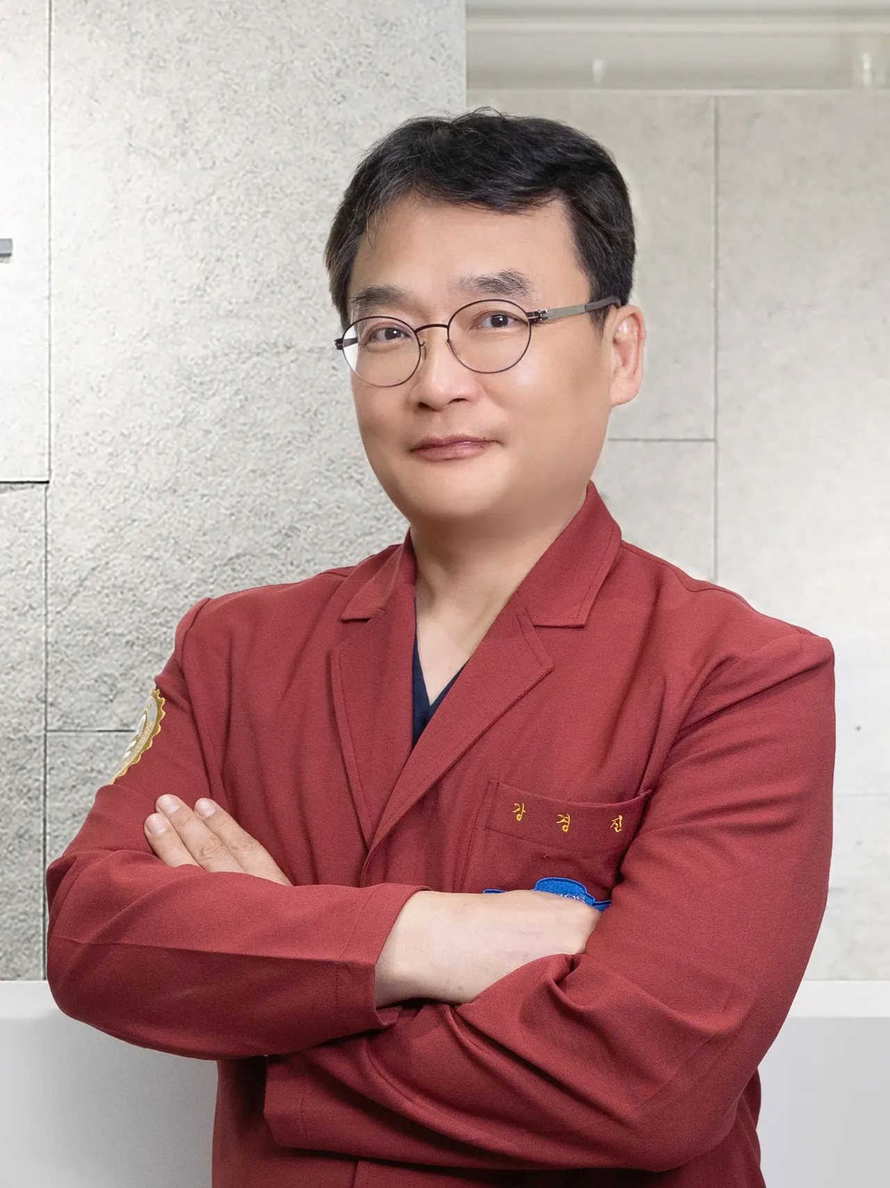 Dr. Kang Kyoungjin, representative director of Pascal Clinic, anatomy PhD and eyelid surgeon