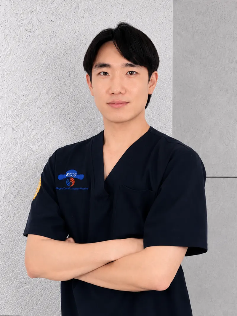 Dr. Lee Seong-min, oral and maxillofacial surgeon at Pascal Clinic